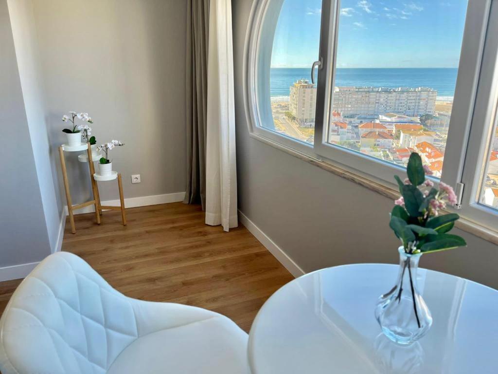 T2 Com Uma Vista Deslumbrante Sobre O Atlantico! Apartment Costa da Caparica Bagian luar foto